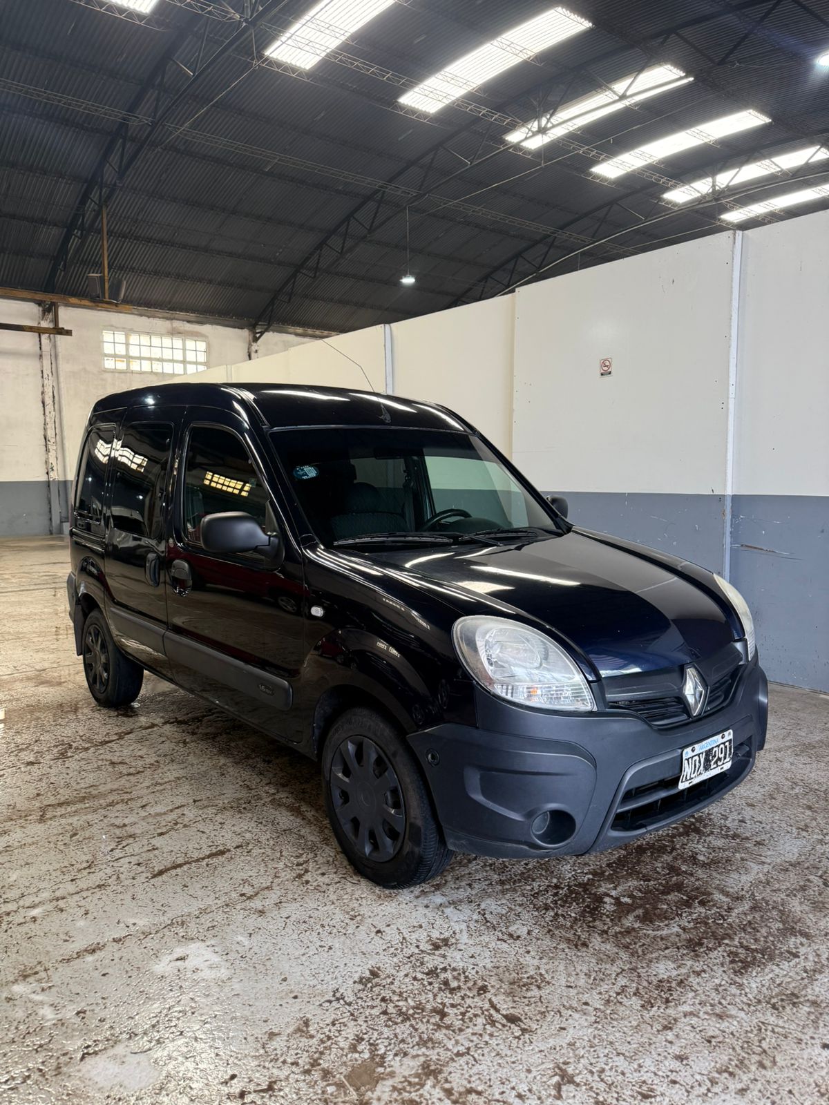 RENAULT - KANGOO CONFORT  5 ASIENTOS - Manual  GNC - 2014